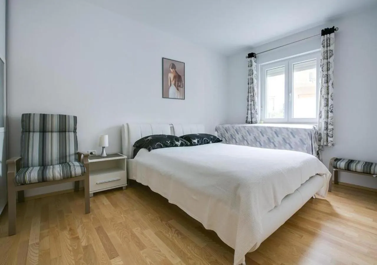 Cute Apartment Damor Near The Beach Винкуран